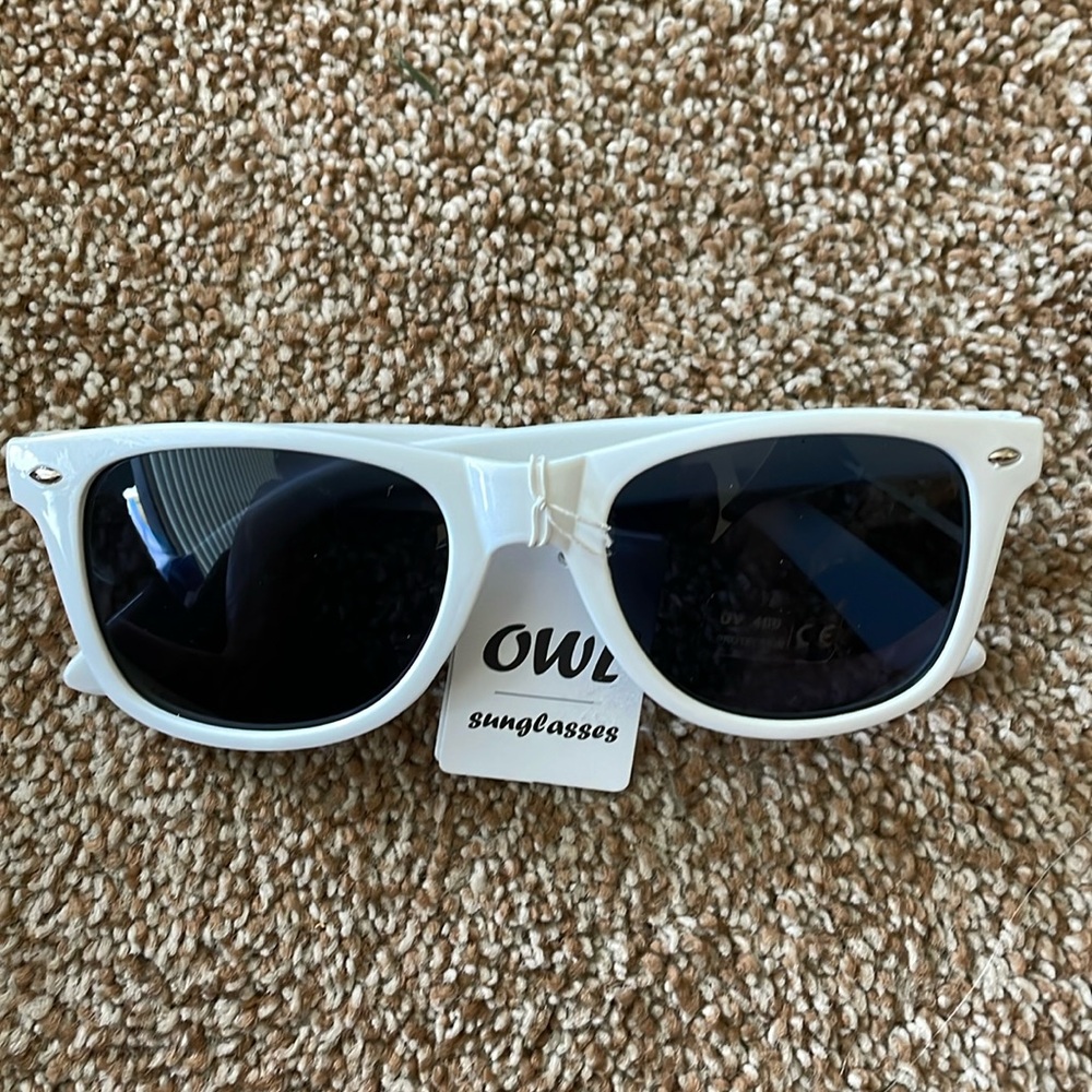 Owl White Classic 80’s Dark Lens sunglasses